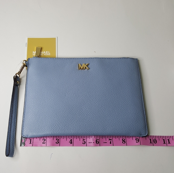 Michael Kors leather wristlet and credit card hold - Picture 7 of 8